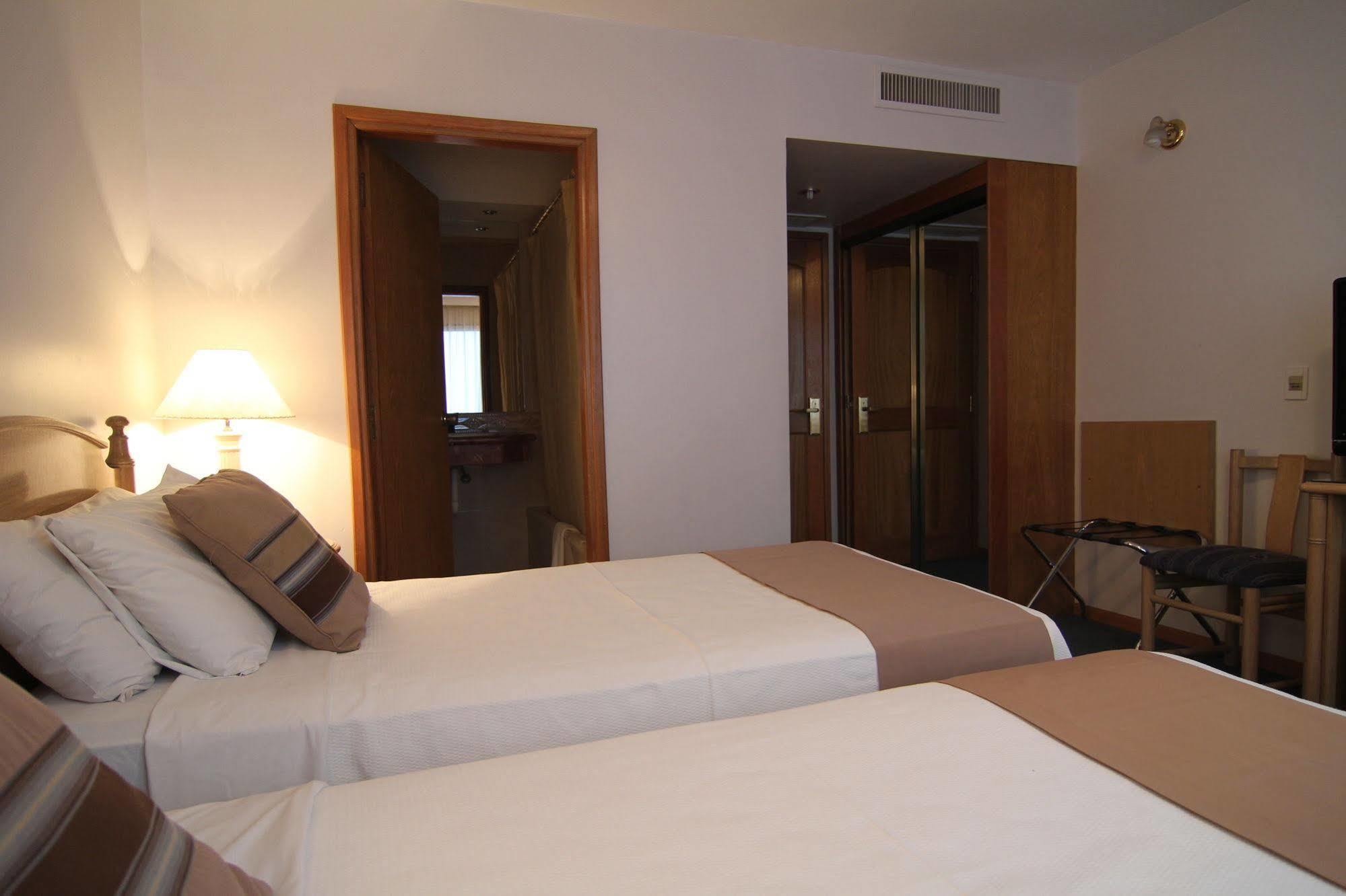 Crystal Palace Hotel Montevideo Exterior photo